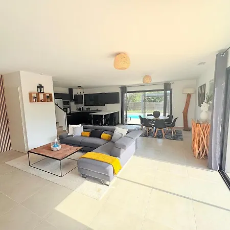 Willa Sumptuous Luxury With Pool And Jacuzzi Teyran