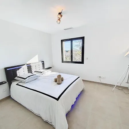 Villa Sumptuous Luxury With Pool And Jacuzzi
